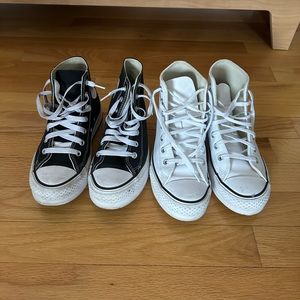 2 Pairs of Platform Converse fits women’s 5